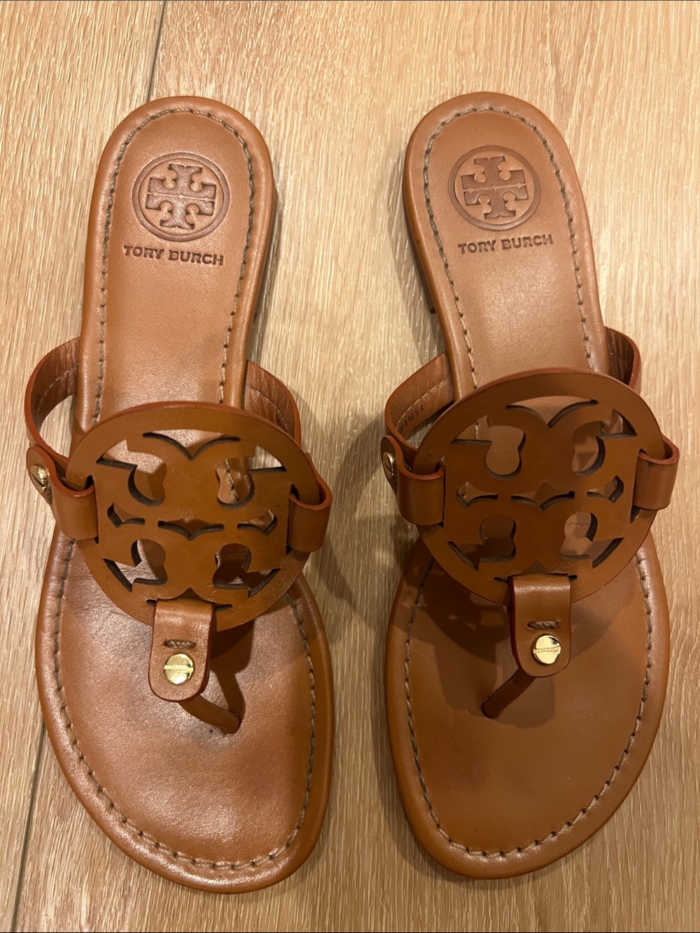 Tory Burch Leather Logo Thong Sandals - Brown - Picture 2 of 7
